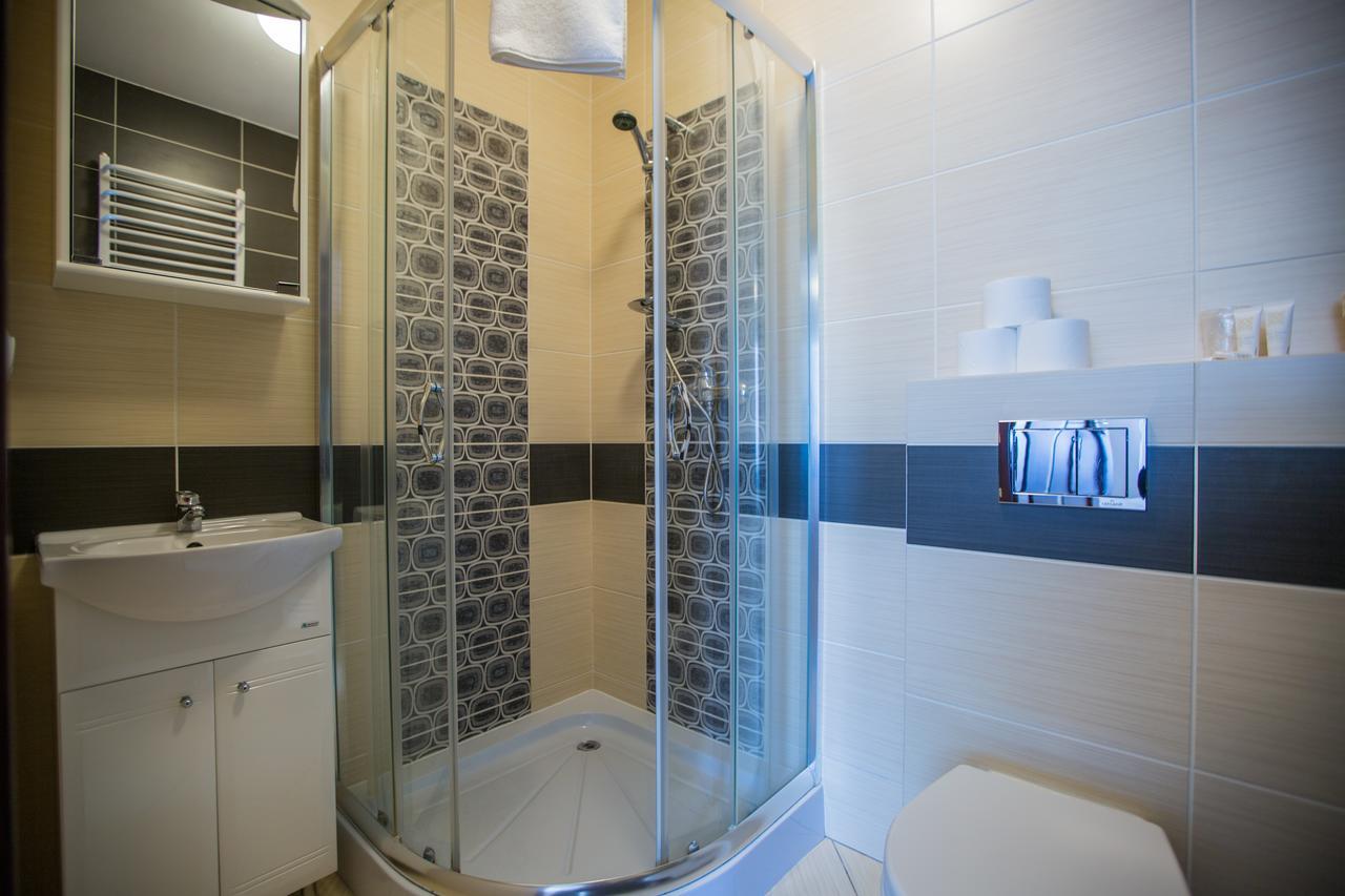 Double Room,645747018:JPEG